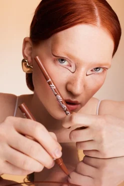 Flow Master Pen Eyeliner w pisaku 02 - Sweet Plum