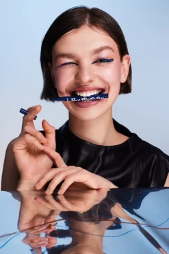 Flow Master Pen Eyeliner w pisaku 02 - Sweet Plum