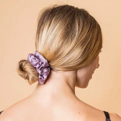 gumka do włosów Scrunchie jedwabna – lawendowy